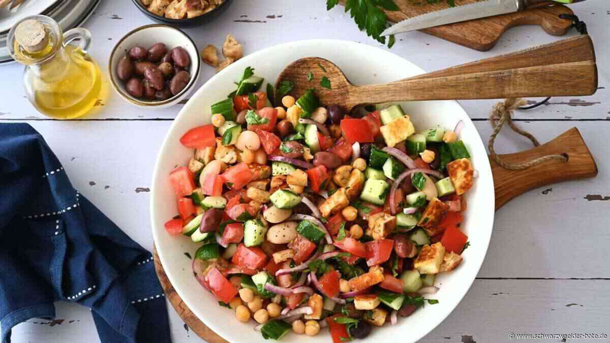 Mötzinger Sommer: An der Fleckentafel auf dem Schlossplatz wird gemeinsam gespeist
