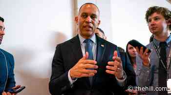 Jeffries brushes off concern that Mamdani wins could hurt Democrats in midterms