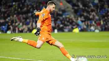 Tottenham sign goalkeeper Dubravka from Burnley