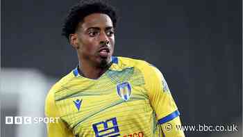 Reading sign winger Lisbie from Colchester