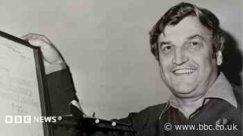 The captain who glided jumbo jet to safety through an erupting volcano