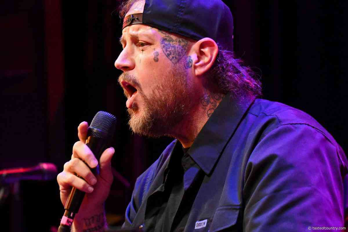 Here Are the Lyrics to Jelly Roll's 'Hands Up'