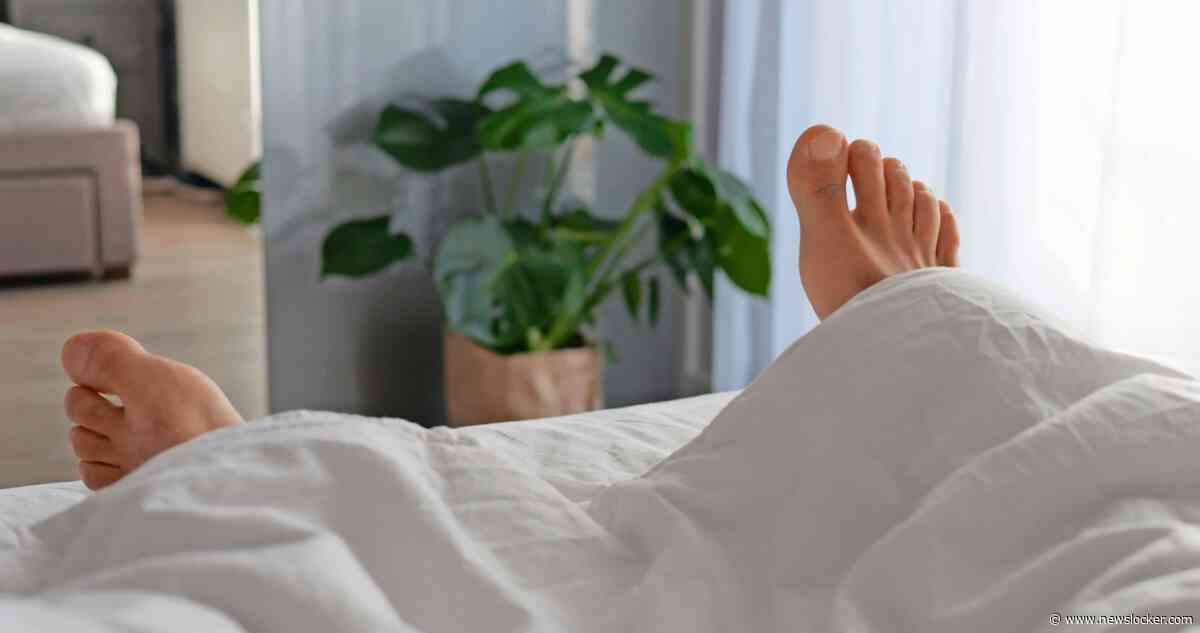 Voeten buitenboord en niet zuchten: zo kom je de plaknachten door