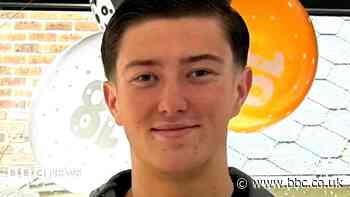 Police took eight minutes to find Henry Nowak's fatal stab wound