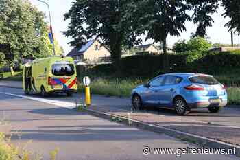 Fietser gewond na botsing met auto op rotonde