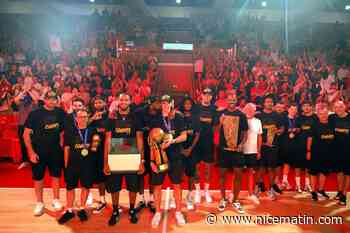 « On est là pour les remercier » : 24 heures après son sacre à Paris, l’AS Monaco basket a célébré sa saison historique avec ses abonnés
