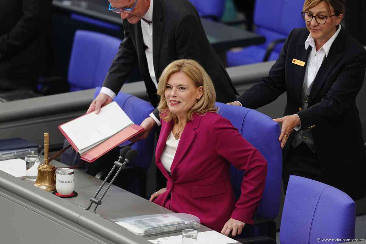 Promi-Besuch im Parlament: Pilawa schaut bei Klöckner vorbei
