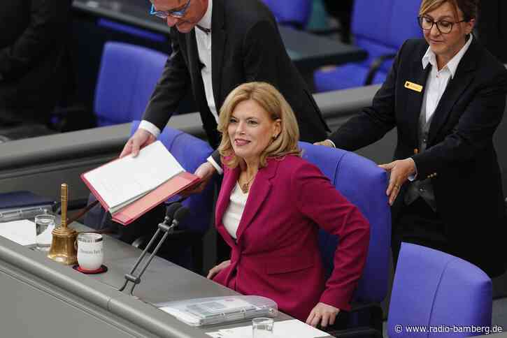 Promi-Besuch im Parlament: Pilawa schaut bei Klöckner vorbei