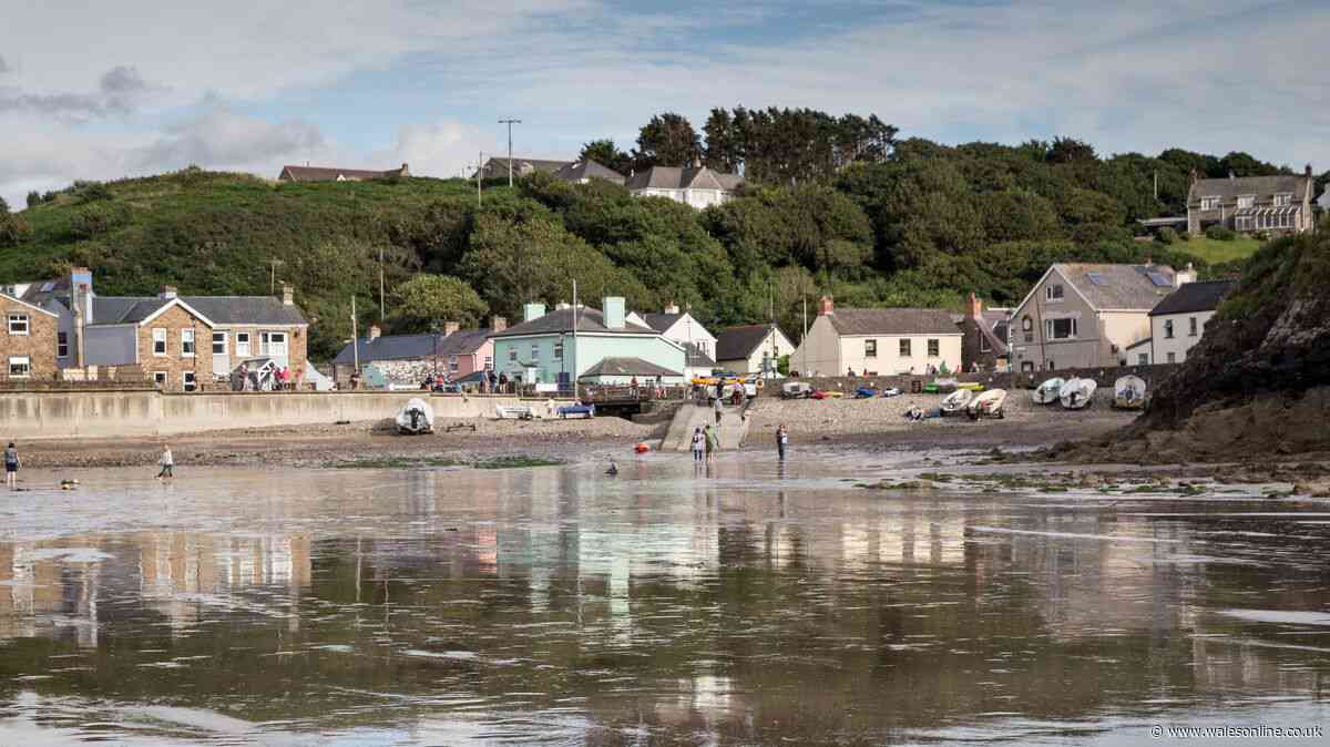 This fishing village has a sandy cove, seaside pub and seafood sandwiches