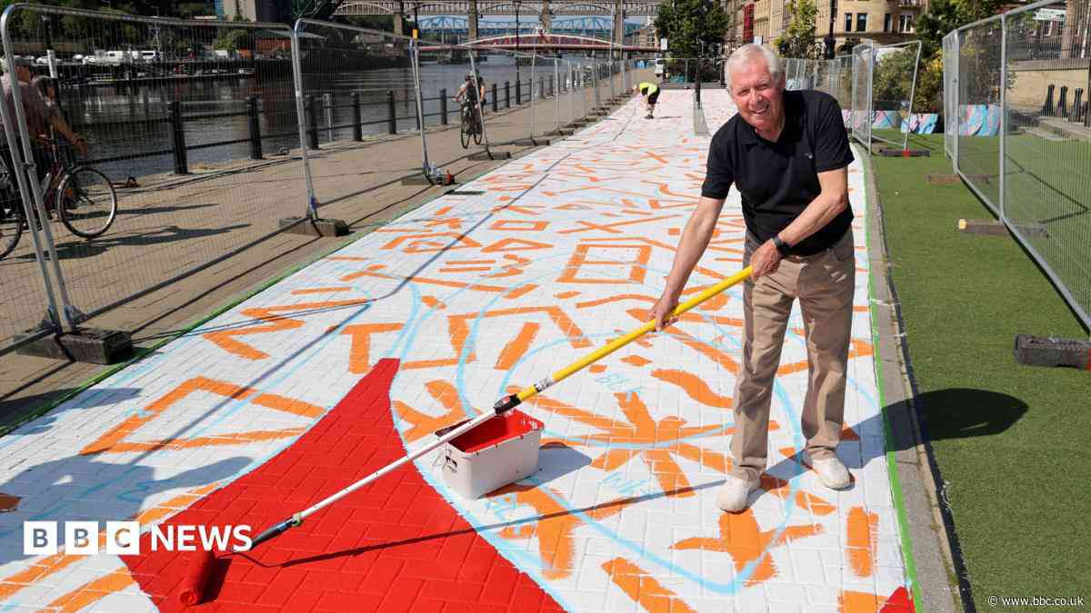 Mural marks Great North Run's 'biggest year'