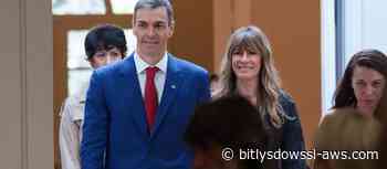 Esposa de Pedro Sánchez entrega su pasaporte por orden judicial