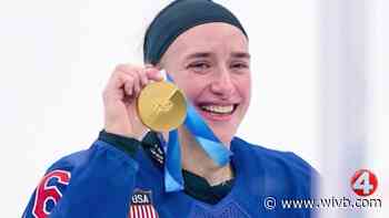 Gold medalist Hayley Scamurra hosts hometown hockey clinic