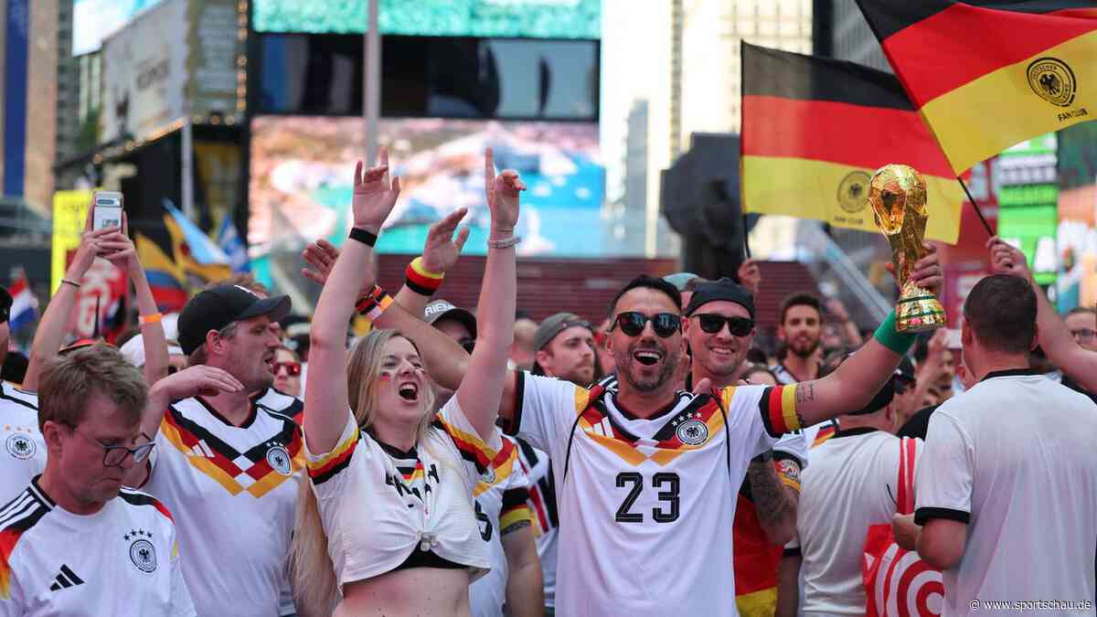 DFB-Team: Deutsche Fans feiern Party am Times Square