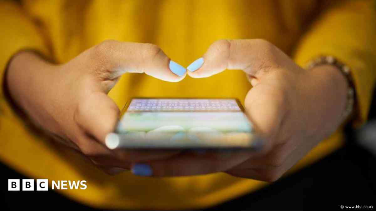 Firm bombarded people in debt with 5.5m texts