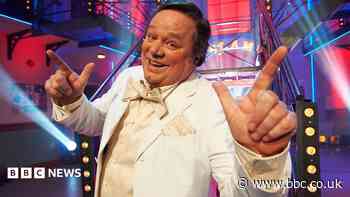 Comedian Ted Robbins returns 10 years after collapse