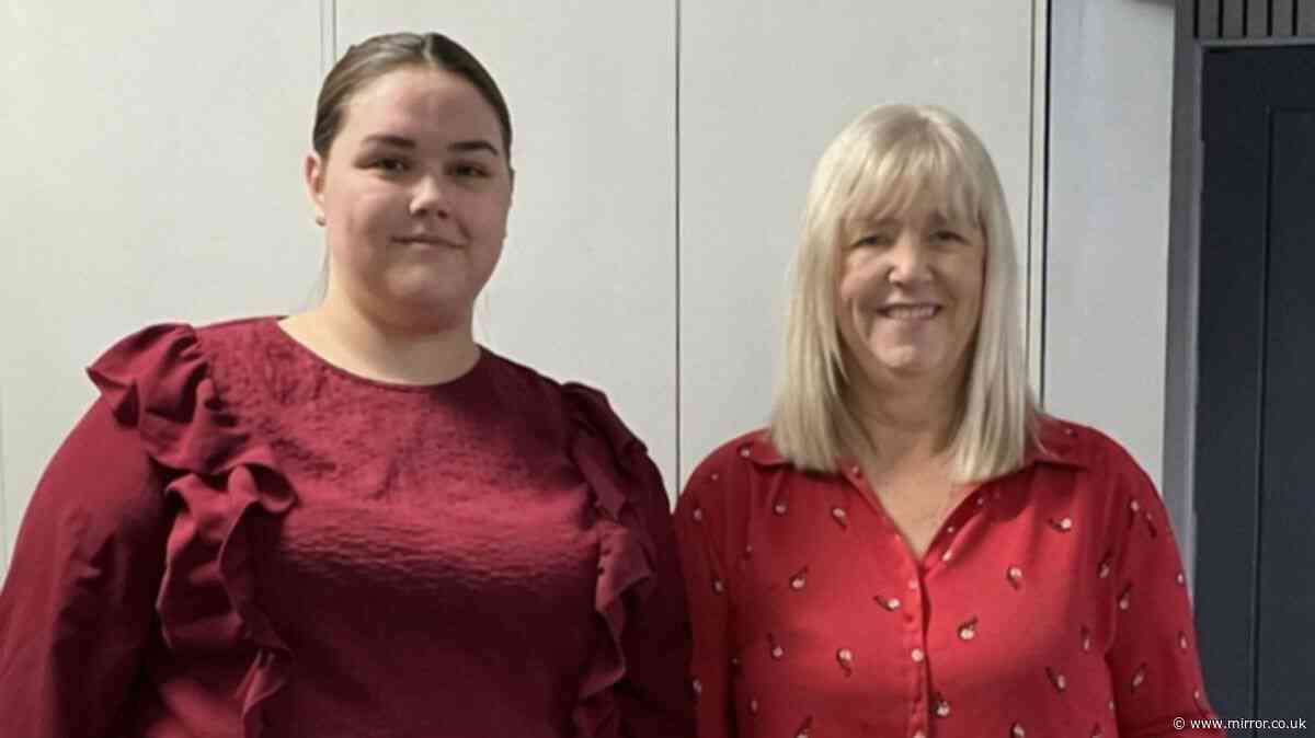 Mum and daughter hooked on takeaways and pizza lose 19 stone – without jabs or surgery