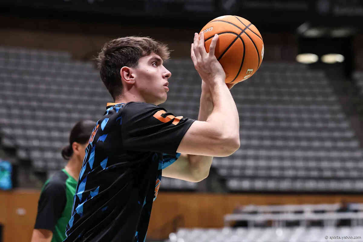 Sergio de Larrea must be on the 2026-27 Dallas Mavericks roster