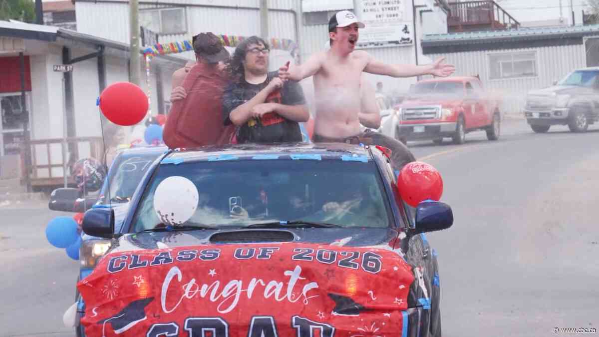 Flin Flon honours graduates with citywide water fight