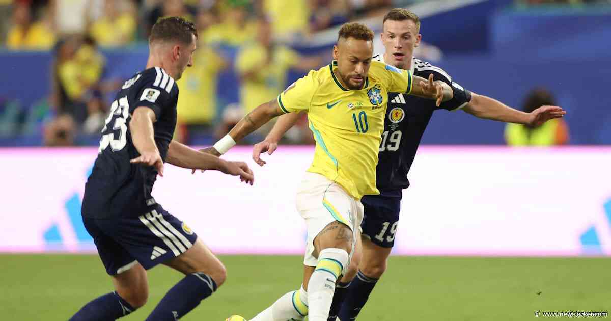 Brazilië wint poule na simpele zege op Schotland, grootste gejuich bij invalbeurt Neymar