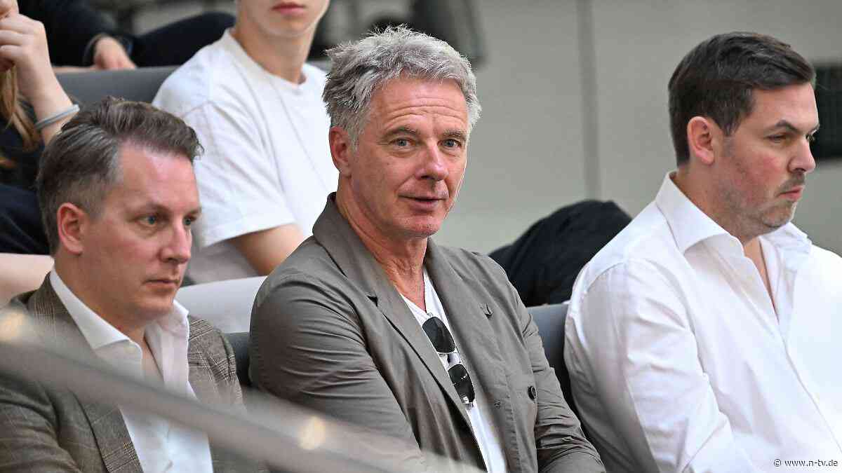 Moderator auf Besuchertribüne: Jörg Pilawa besucht Julia Klöckner im Bundestag