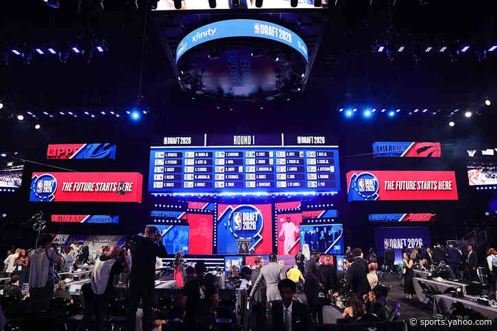 Lakers acquire No. 56 pick from Bulls for cash