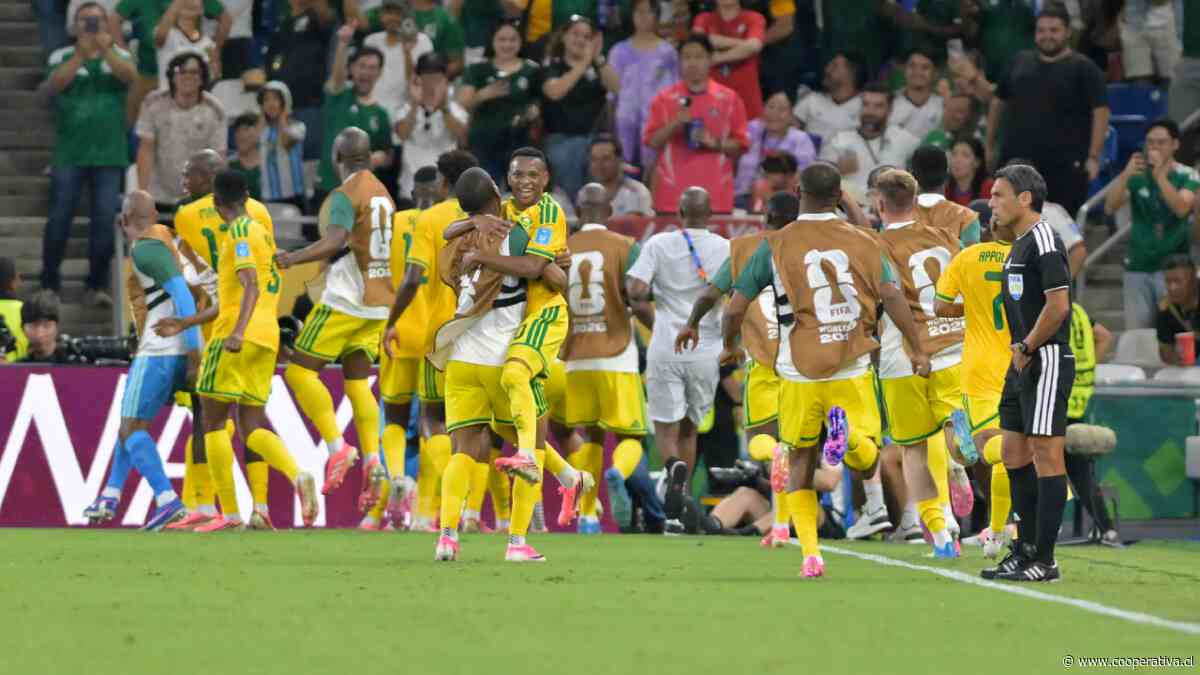 Sudáfrica golpeó con un zurdazo de Maseko y complicó a Corea del Sur