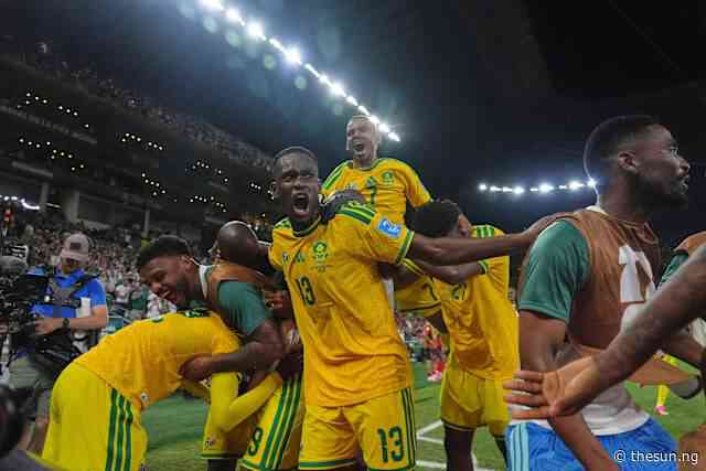 World Cup: South Africa stun South Korea to reach historic last 32