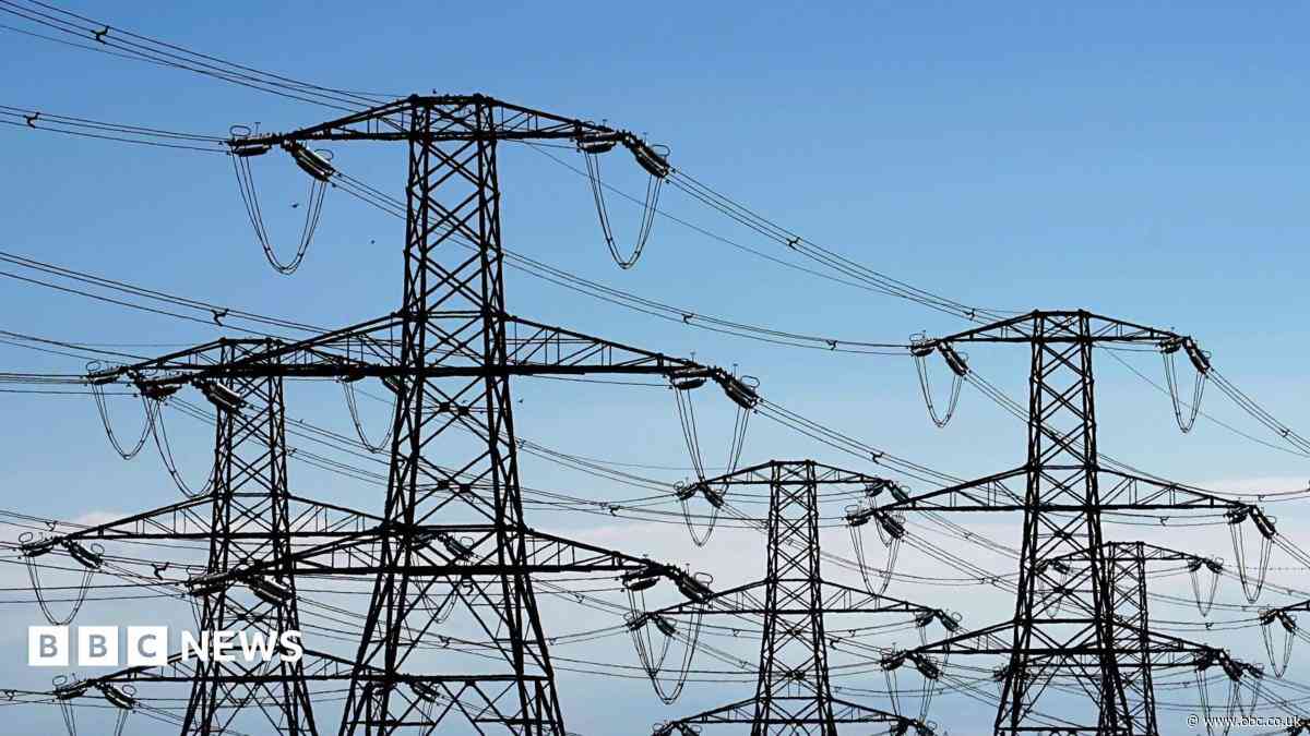 More than 1,000 homes without power in heatwave