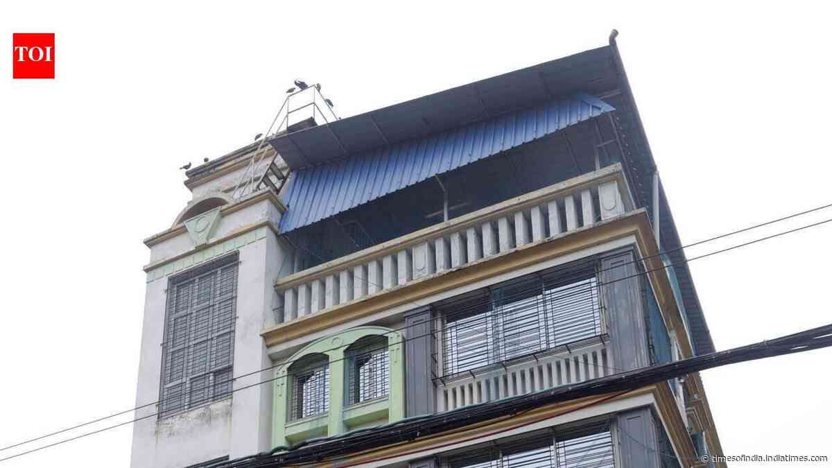 Mamata Banerjee’s neighbour complains to CM Adhikari against ‘land-grab’ by her brother