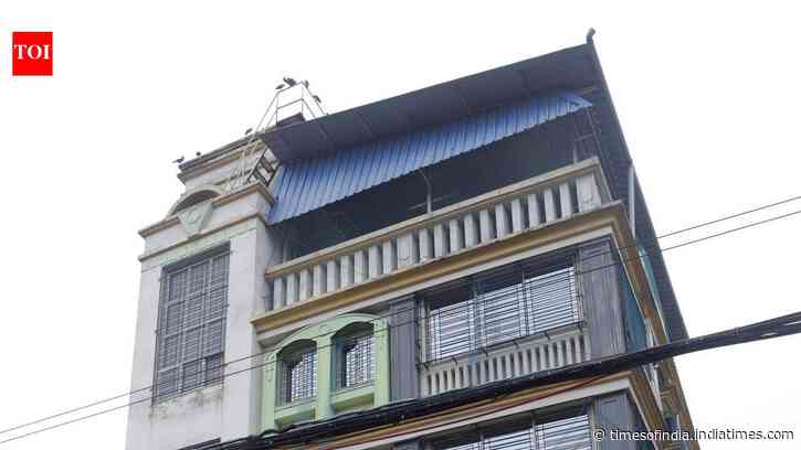 Mamata Banerjee’s neighbour complains to CM Adhikari against ‘land-grab’ by her brother