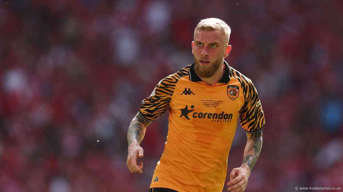 Ex-Hull City man makes Oli McBurnie prediction as he talks transfer business