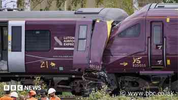 Train passed red signal before fatal crash - report