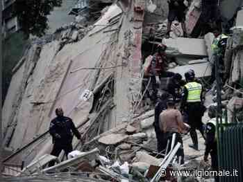 Violenti scosse di terremoto in Venezuela, la più forte di magnitudo 7.5. Morti e feriti, si scava tra le macerie