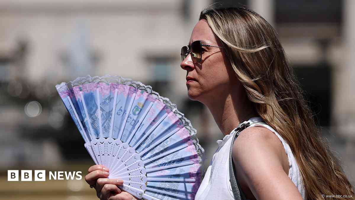 Heatwave health alert extended into Friday