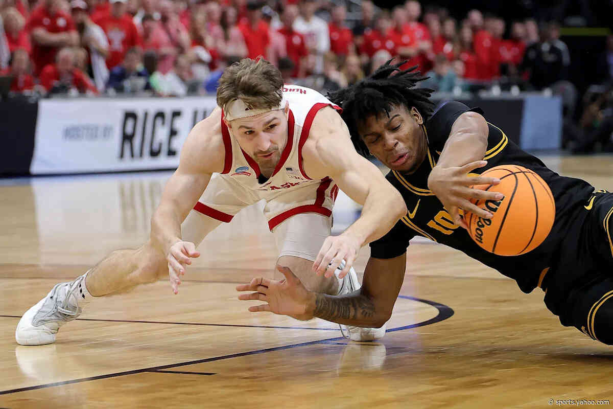 Suns to sign Nebraska’s Sam Hoiberg