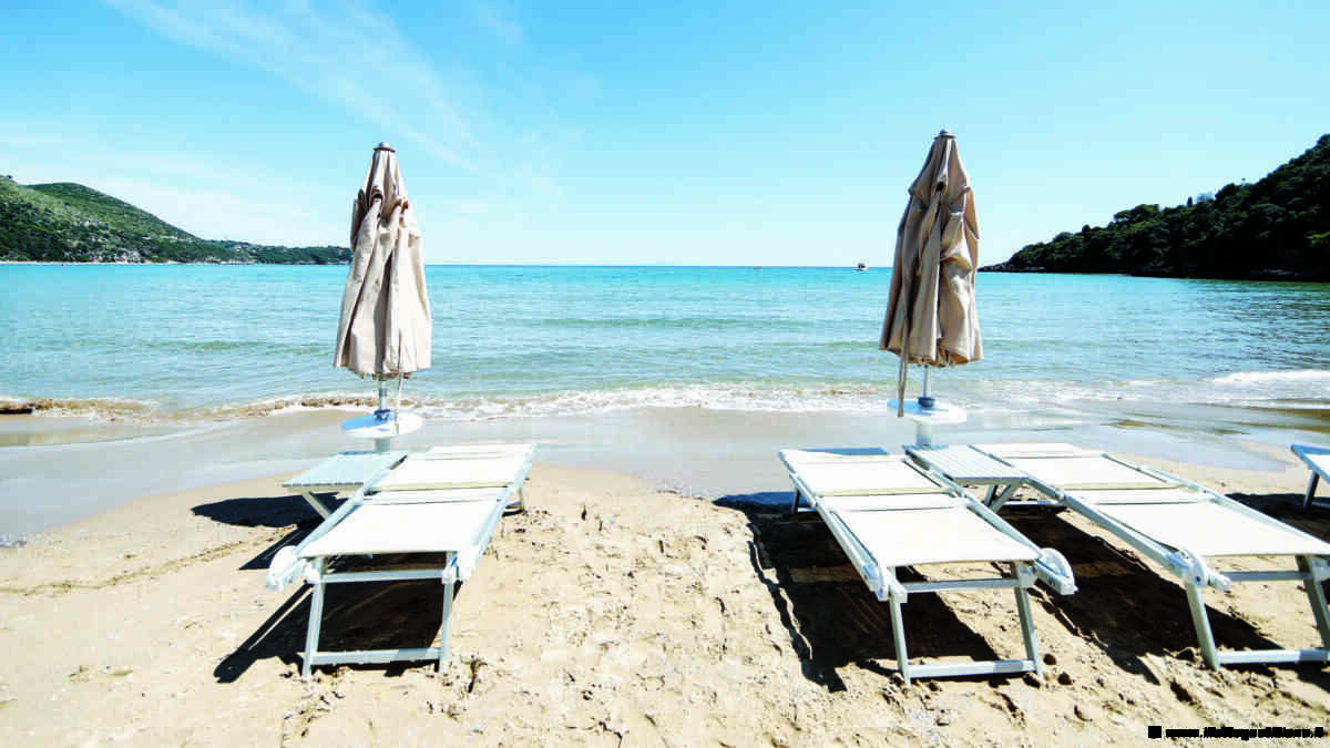 Bari, denunce e carte bollate tra un deputato di Fi e uno della Lega: nel mirino la concessione balneare per il lido dei vip