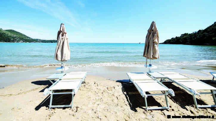 Bari, denunce e carte bollate tra un deputato di Fi e uno della Lega: nel mirino la concessione balneare per il lido dei vip