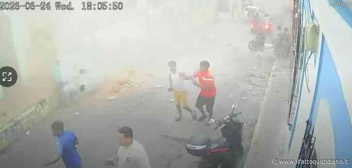 Terremoto in Venezuela, il momento della scossa: crollano macerie dagli edifici, panico in strada