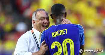 Dick Advocaat over zijn veranderde aanpak op het WK: ‘Ik laat dingen toe die ik vroeger nooit had toegelaten’