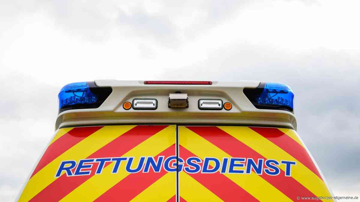Wheelie misslingt: Motorradfahrer stürzt und verletzt sich schwer