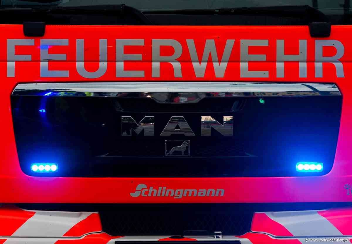 Lastwagen-Anhänger auf A9 nahe Pyrbaum in Vollbrand geraten