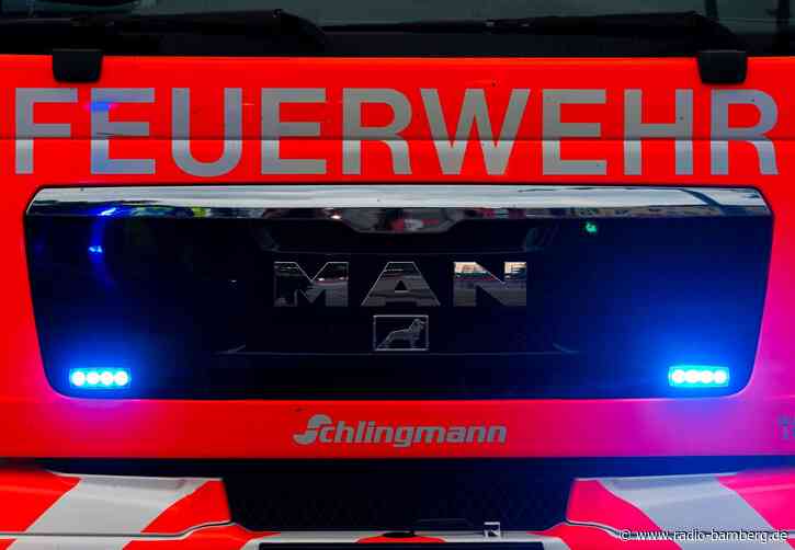 Lastwagen-Anhänger auf A9 nahe Pyrbaum in Vollbrand geraten