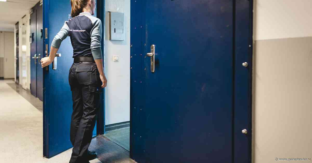 Meer dan tweeduizend gedetineerden vervroegd vrij vanwege overvolle gevangenissen
