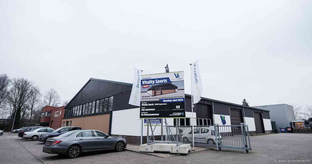 Zes leden nemen failliete sportschool over en verzinnen een nieuwe toepasselijke naam: Phoenix Fitness