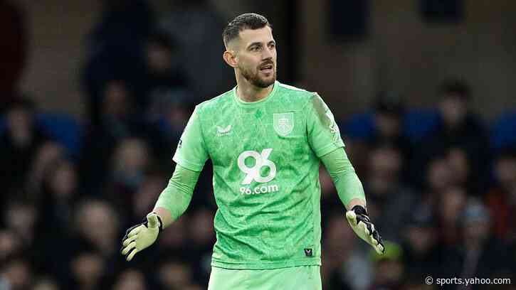 'Hardly an improvement' or 'excellent number two'? Fans on Dubravka