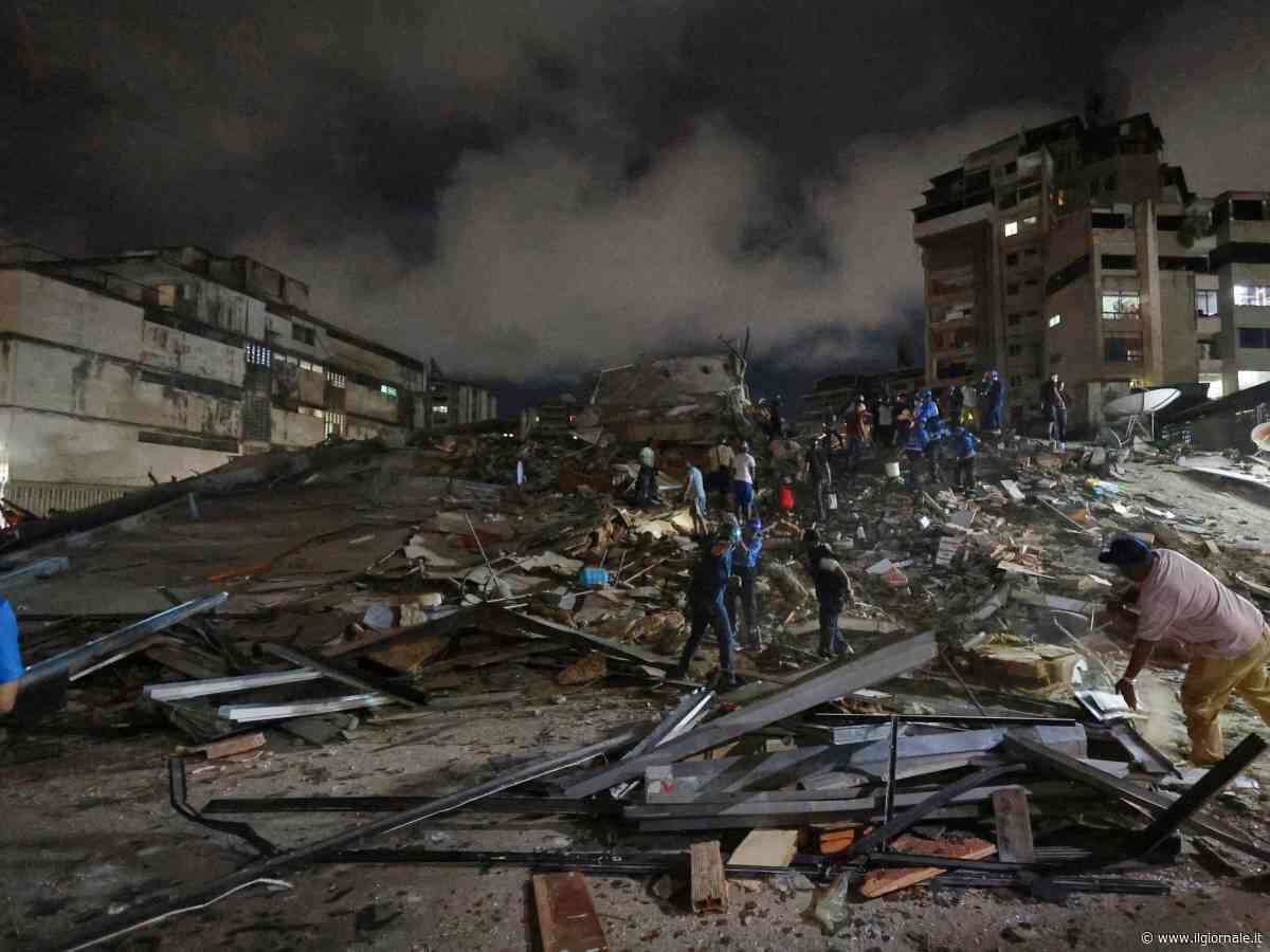 La testimone: "Palazzi crollati in pochi secondi, la gente è ancora nel panico"