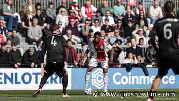 Ajax legt talentvolle verdediger (16) vast: 'Heeft de kenmerken van een moderne voetballer'