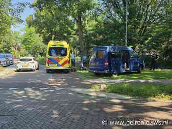 Fietser gewond na aanrijding met afslaande bestelbus