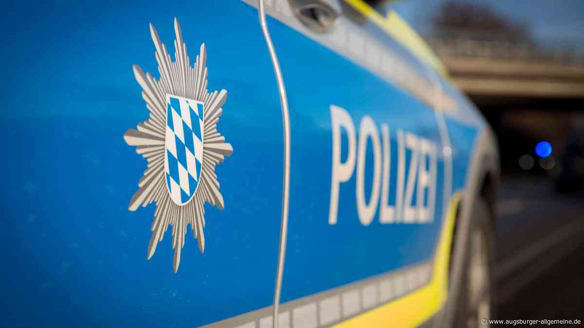 Unfall auf der B13: Linksabbiegerin stößt mit Gegenverkehr zusammen
