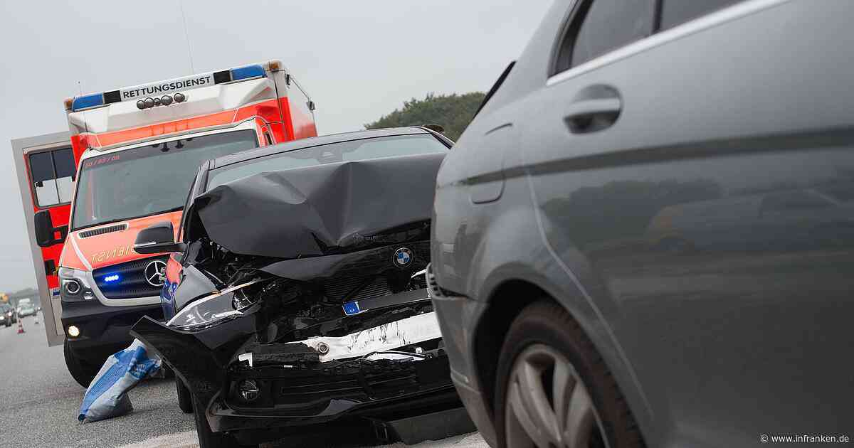 A70 bei Scheßlitz: Heftiger Auffahrunfall mit einer Verletzten